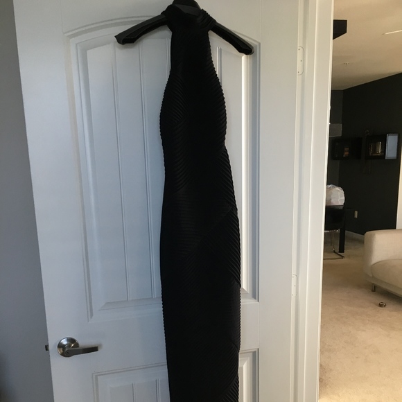 High Neck Gown - Picture 2 of 8